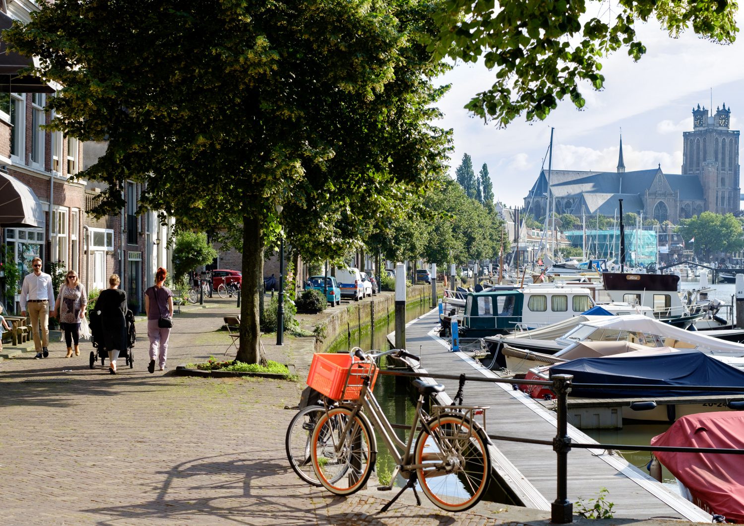 Stadsbeeld Dordrecht - Grote Kerk - Jachthaven - Zomers - Wijnhaven - Knolhaven